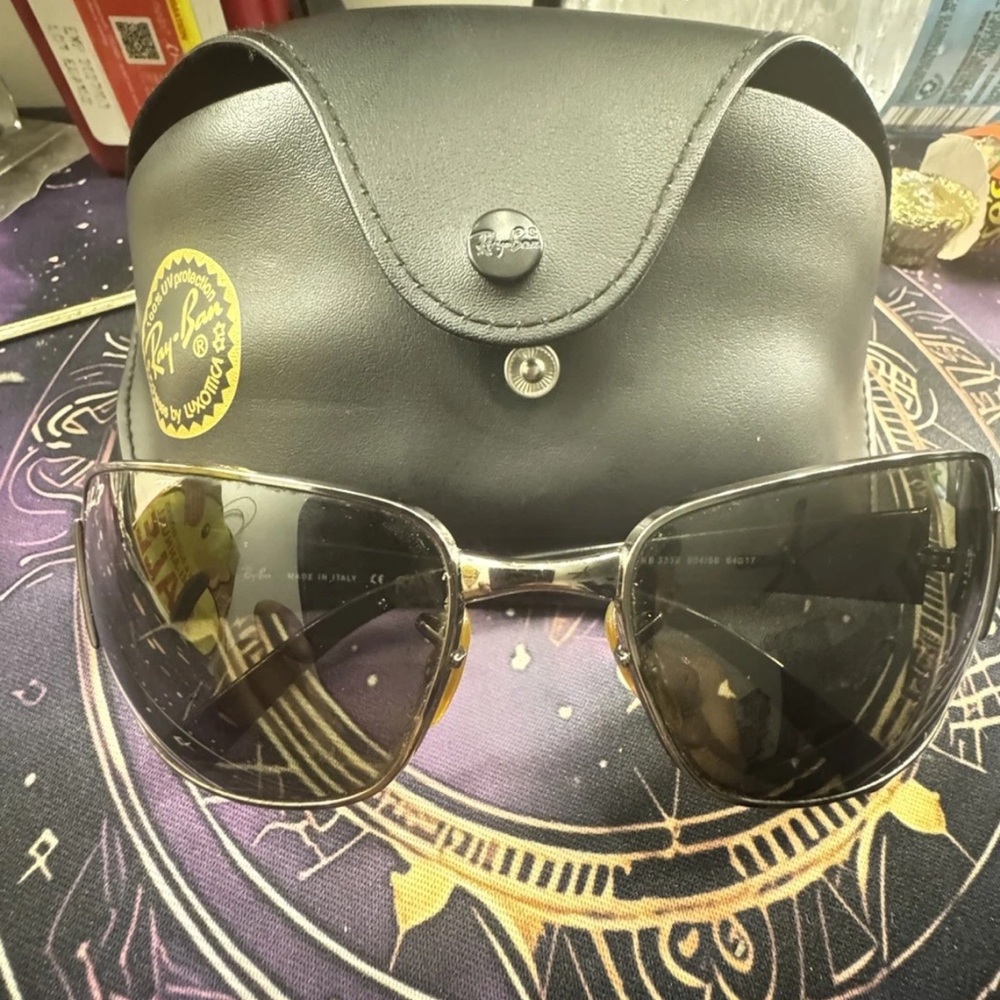 Ray-Ban Black and Silver Sunglasses with Case